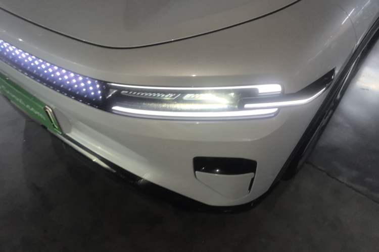 Used CHANGAN NEVO E07 2025 All-Electric 4x4 with 90 kWh Max Intelligent Driving Version Left Front Headlight