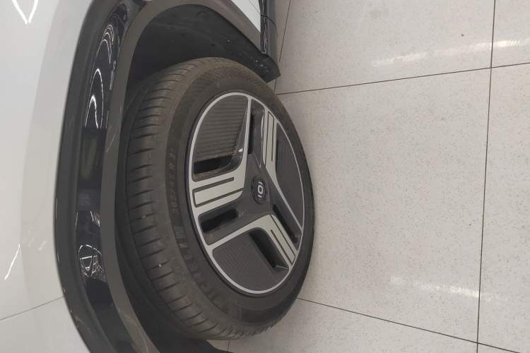 Used CHANGAN NEVO E07 2025 All-Electric Two-Wheel Drive 90 kWh Pro Smart Version Left Front Wheel Hub