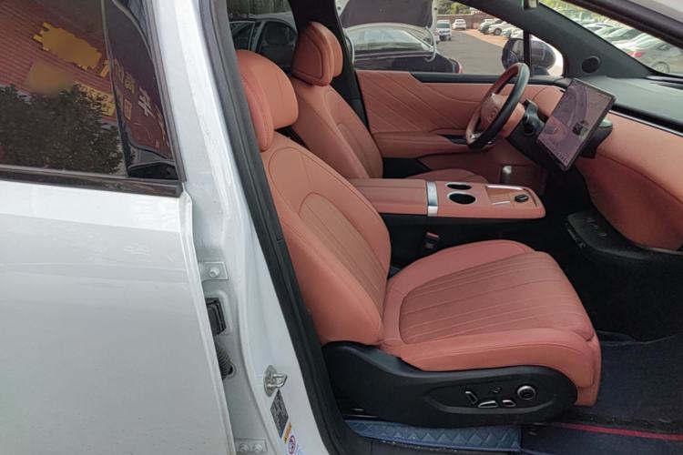 Used CHANGAN NEVO E07 2025 All-Electric 4x4 with 90 kWh Max Intelligent Driving Version Right Front Seat