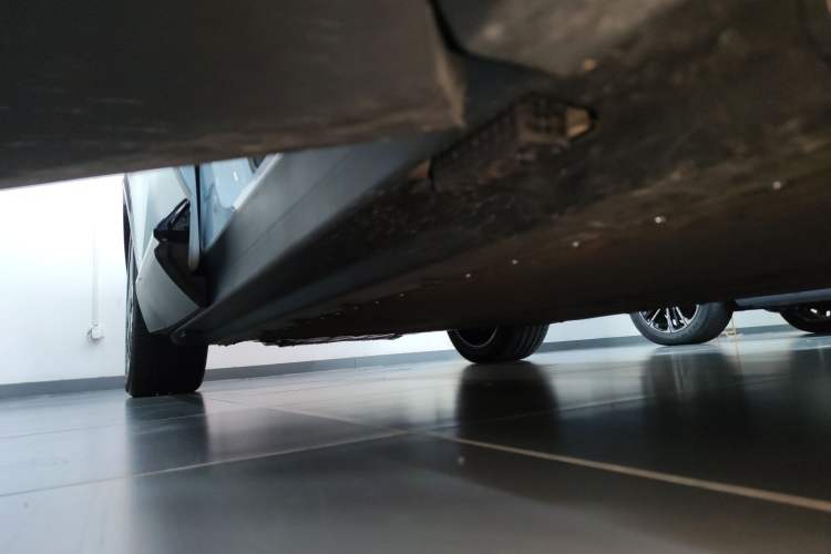 Used CHANGAN NEVO E07 2025 All-Electric 4x4 90kWh Ultra High-Performance Edition Right Side Sill