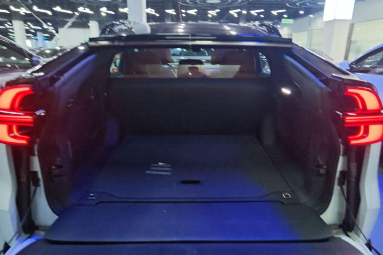 Used CHANGAN NEVO E07 2025 All-Electric 4x4 with 90 kWh Max Intelligent Driving Version Trunk