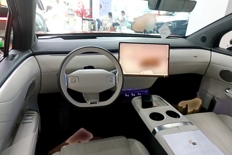 Used CHANGAN NEVO E07 2026 Model Pure Electric Four-Wheel Drive 90kWh Ultra Center Console