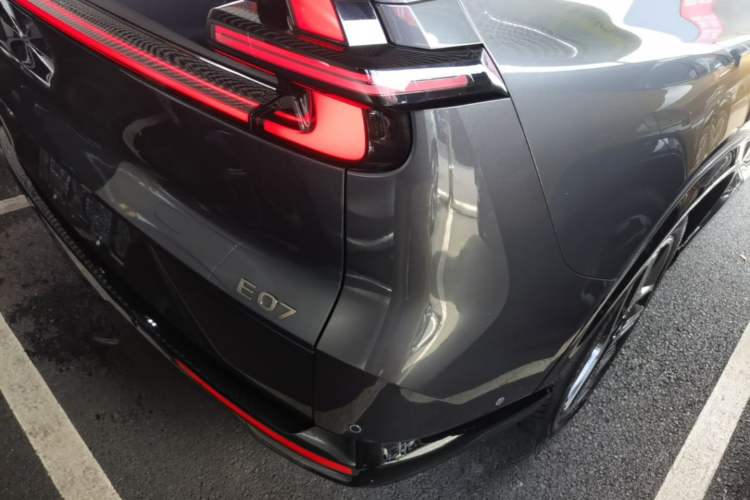 Used CHANGAN NEVO E07 2026 Model Pure Electric Four-Wheel Drive 90kWh Ultra Right Rear Taillight