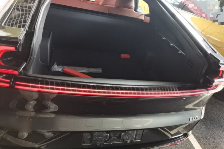 Used CHANGAN NEVO E07 2026 Model Pure Electric Four-Wheel Drive 90kWh Ultra Trunk