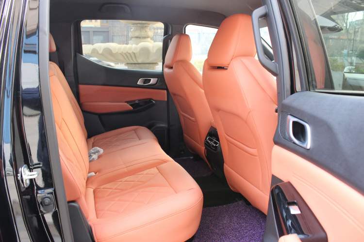 Used CHANGAN NEVO Hunter K50 2025 All-Wheel-Drive Global Version Interior 2
