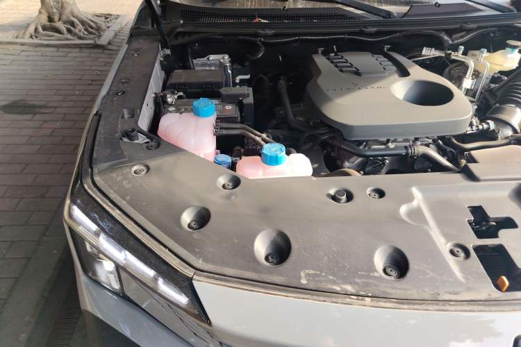 Used CHANGAN NEVO Hunter K50 2025 Model Standard Box Four-Wheel Drive Flagship Engine Bay Right