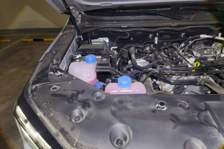 Used CHANGAN NEVO Hunter K50 2025 Model Long Box Four-Wheel Drive Luxury Engine Bay Right