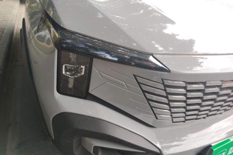 Used CHANGAN NEVO Hunter K50 2025 Model Standard Box Four-Wheel Drive Flagship Right Front Headlight