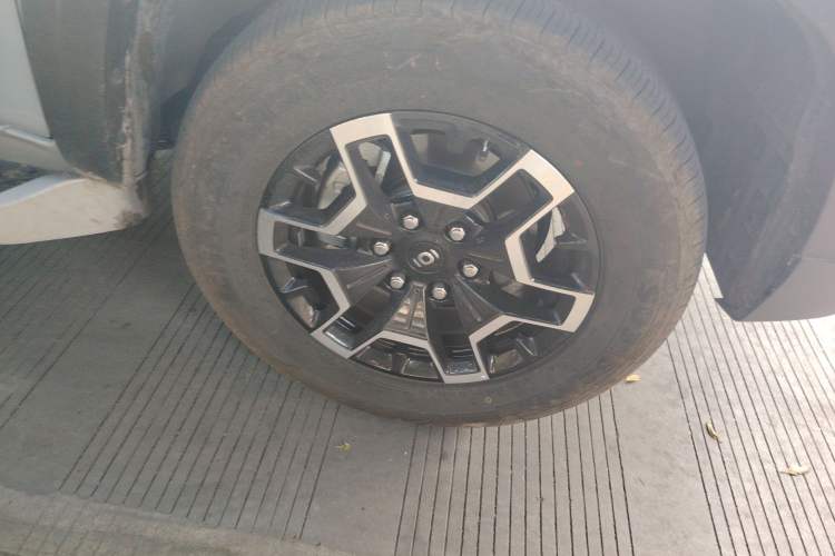 Used CHANGAN NEVO Hunter K50 2025 Model Standard Box Four-Wheel Drive Flagship Right Front Wheel Hub