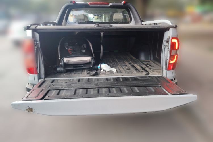 Used CHANGAN NEVO Hunter K50 2025 Model Standard Box Four-Wheel Drive Flagship Trunk