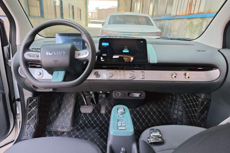 Used CHANGAN NEVO Lumin 2022 210km Sweet Edition Center Console