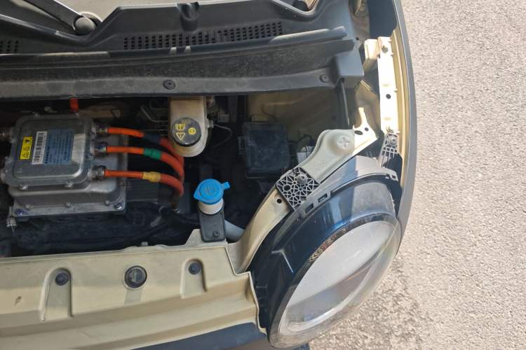 Used CHANGAN NEVO Lumin 2022 210km Sweet Edition Engine Bay Left