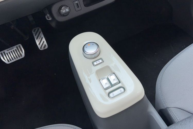 Used CHANGAN NEVO Lumin 2022 210km Sweet Edition Gear Lever