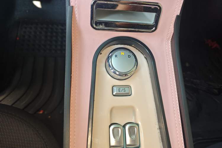 Used CHANGAN NEVO Lumin 2022 210km Sweet Edition Gear Lever