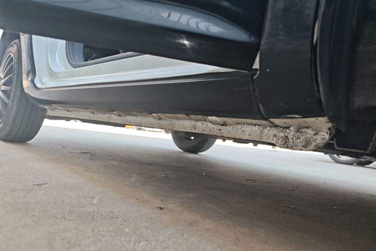 Used CHANGAN NEVO Lumin 2022 210km Sweet Edition Right Side Sill