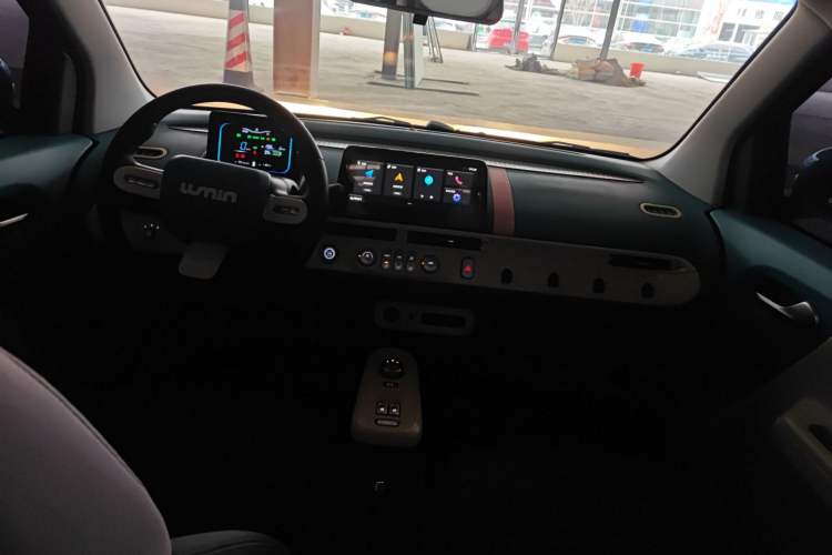 Used CHANGAN NEVO Lumin 2022 210km Sweet Edition Center Console