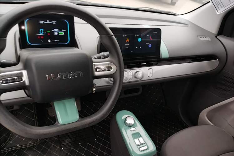 Used CHANGAN NEVO Lumin 2022 210km Sweet Edition Center Console