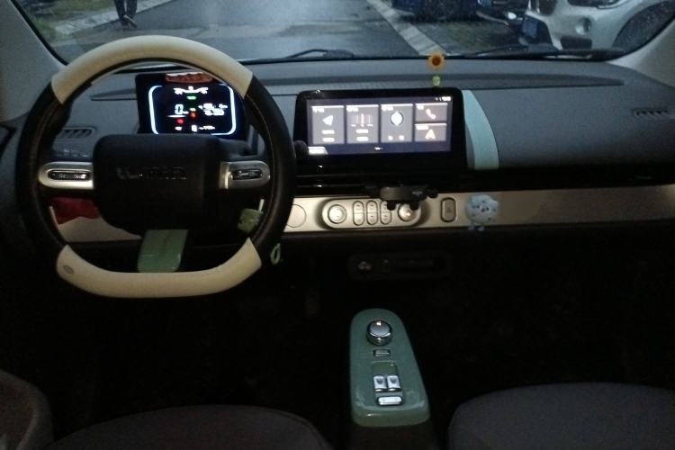 Used CHANGAN NEVO Lumin 2022 210km Sweet Edition Center Console