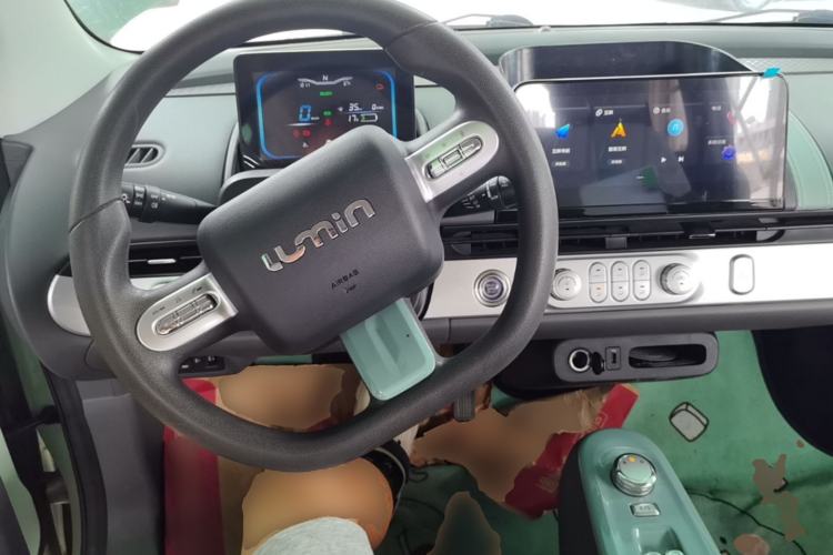 Used CHANGAN NEVO Lumin 2022 210km Sweet Edition Center Console
