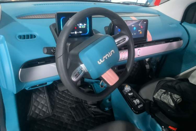 Used CHANGAN NEVO Lumin 2022 210km Sweet Edition Center Console