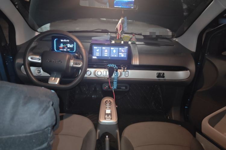 Used CHANGAN NEVO Lumin 2022 210km Sweet Edition Center Console