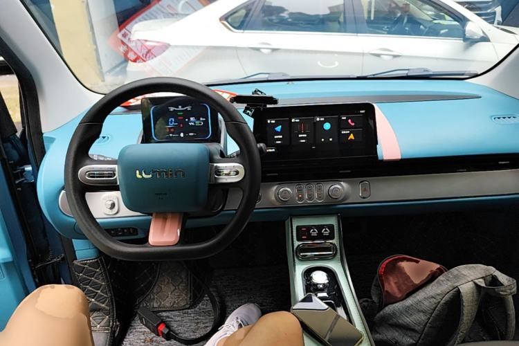 Used CHANGAN NEVO Lumin 2022 210km Sweet Edition Center Console