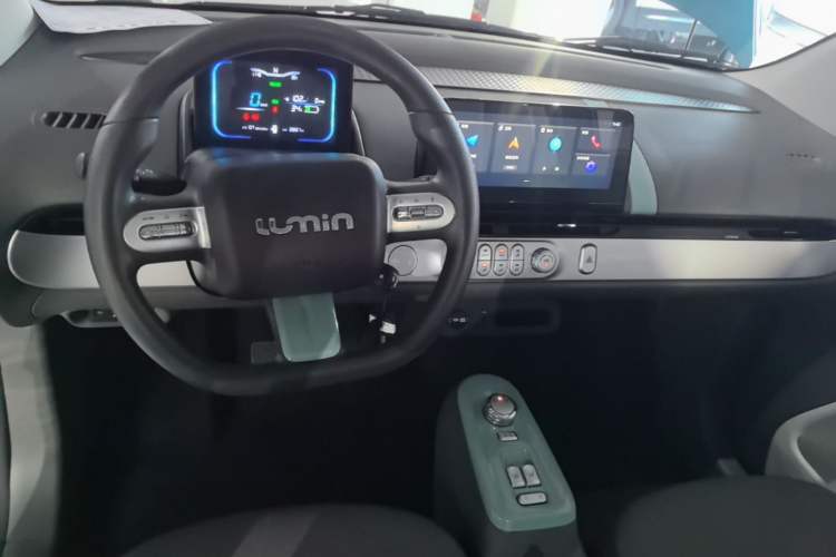 Used CHANGAN NEVO Lumin 2022 301km Honey-Sweet Version Center Console