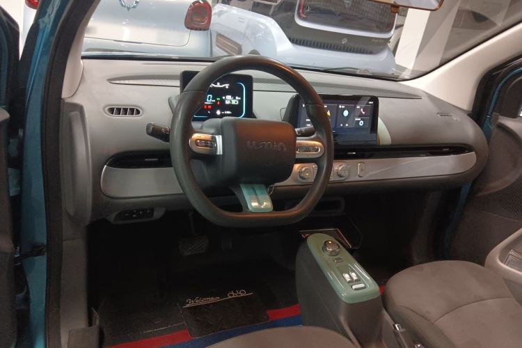 Used CHANGAN NEVO Lumin 2022 210km Sweet Edition Center Console