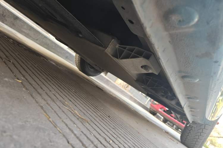 Used CHANGAN NEVO Lumin 2022 210km Sweet Edition Chassis Front Left