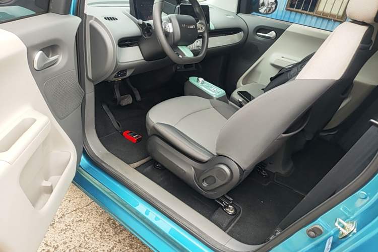 Used CHANGAN NEVO Lumin 2022 155 km – Refreshingly Sweet Edition Driver Seat
