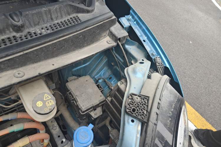 Used CHANGAN NEVO Lumin 2022 210km Sweet Edition Engine Bay Left