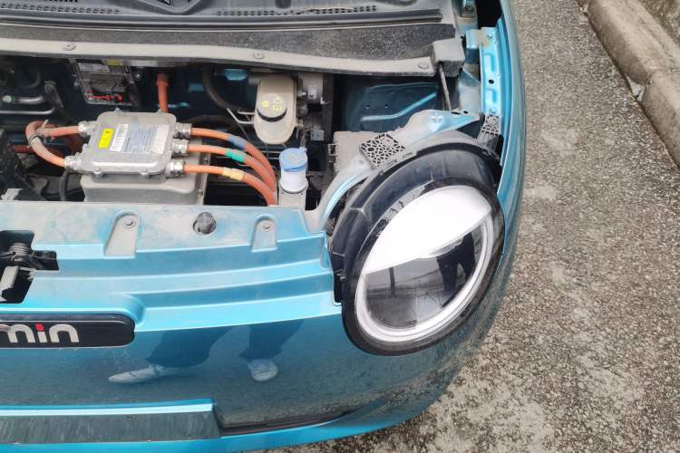 Used CHANGAN NEVO Lumin 2022 155 km – Refreshingly Sweet Edition Engine Bay Left