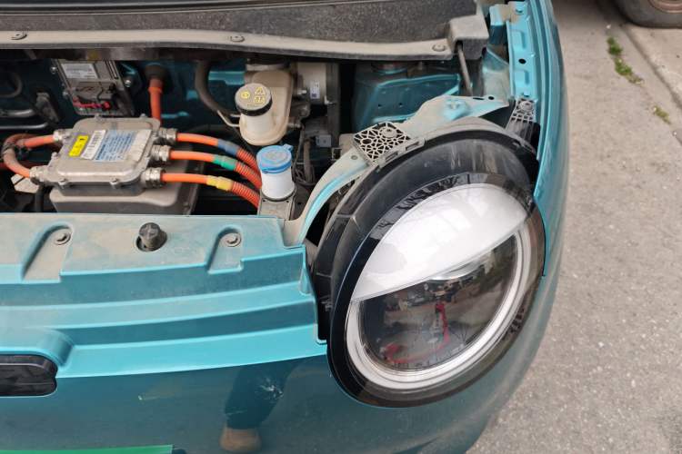 Used CHANGAN NEVO Lumin 2022 155 km – Refreshingly Sweet Edition Engine Bay Left