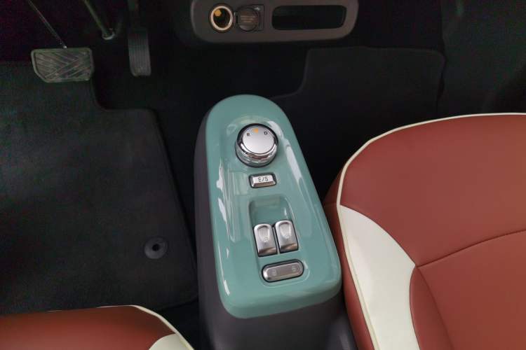 Used CHANGAN NEVO Lumin 2022 210km Sweet Edition Gear Lever