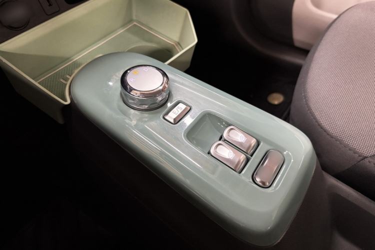 Used CHANGAN NEVO Lumin 2022 210km Sweet Edition Gear Lever