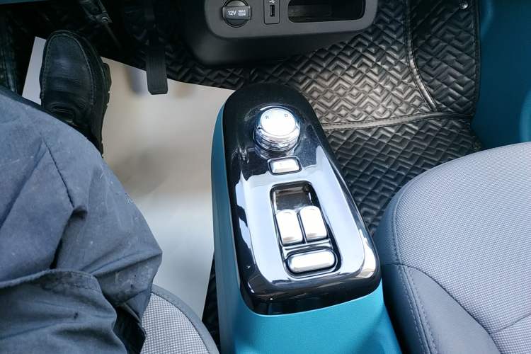 Used CHANGAN NEVO Lumin 2022 210km Sweet Edition Gear Lever