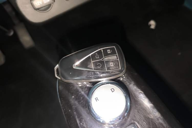 Used CHANGAN NEVO Lumin 2022 155 km – Refreshingly Sweet Edition Gear Lever