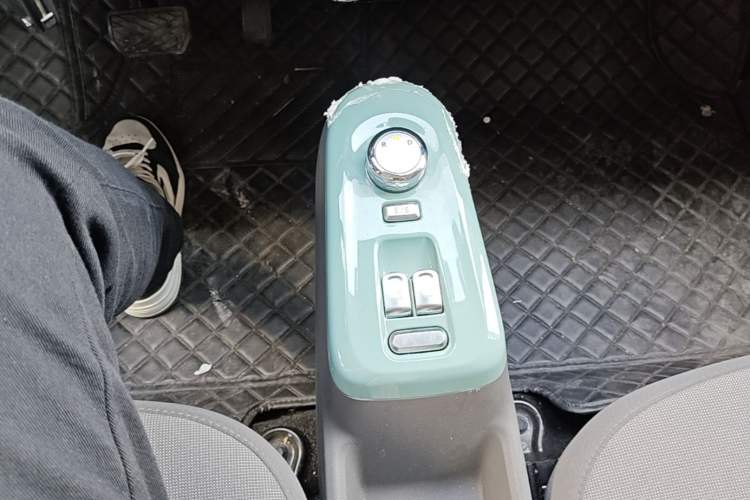 Used CHANGAN NEVO Lumin 2022 210km Sweet Edition Gear Lever