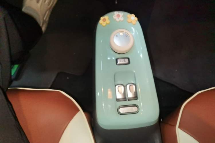 Used CHANGAN NEVO Lumin 2022 210km Sweet Edition Gear Lever