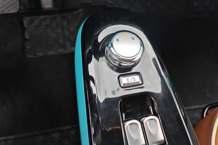Used CHANGAN NEVO Lumin 2022 210km Sweet Edition Gear Lever
