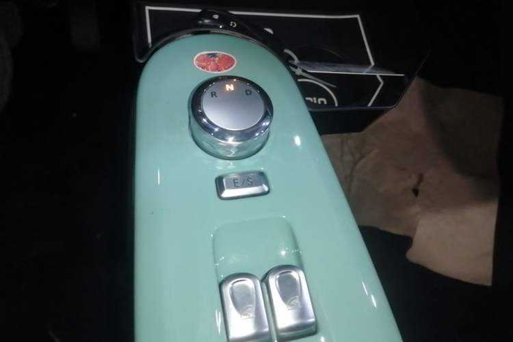 Used CHANGAN NEVO Lumin 2022 210km Sweet Edition Gear Lever