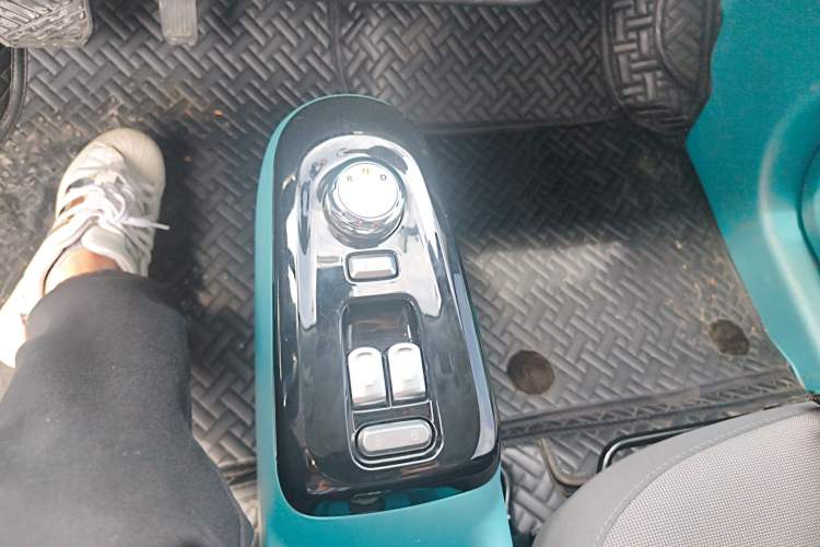 Used CHANGAN NEVO Lumin 2022 210km Sweet Edition Gear Lever