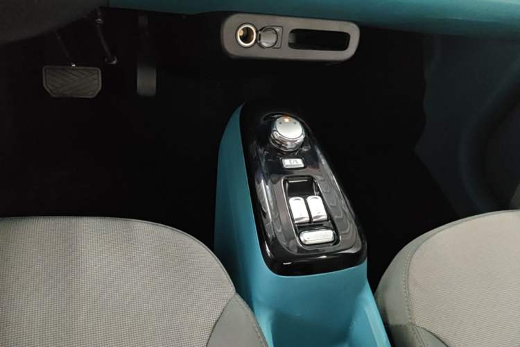 Used CHANGAN NEVO Lumin 2022 210km Sweet Edition Gear Lever