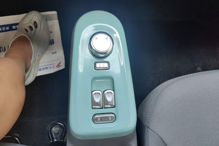 Used CHANGAN NEVO Lumin 2022 210km Sweet Edition Gear Lever