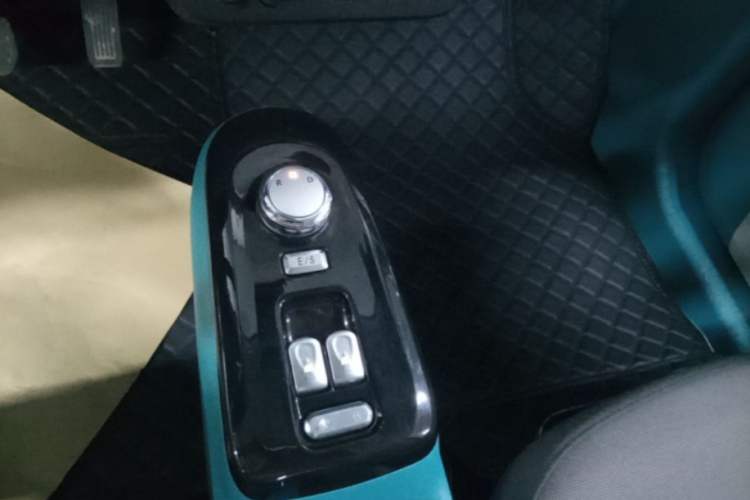 Used CHANGAN NEVO Lumin 2022 210km Sweet Edition Gear Lever