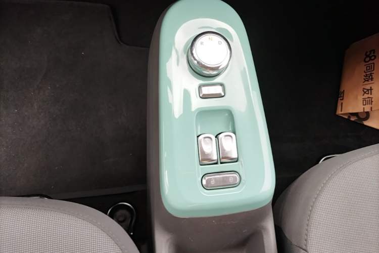 Used CHANGAN NEVO Lumin 2022 210km Sweet Edition Gear Lever