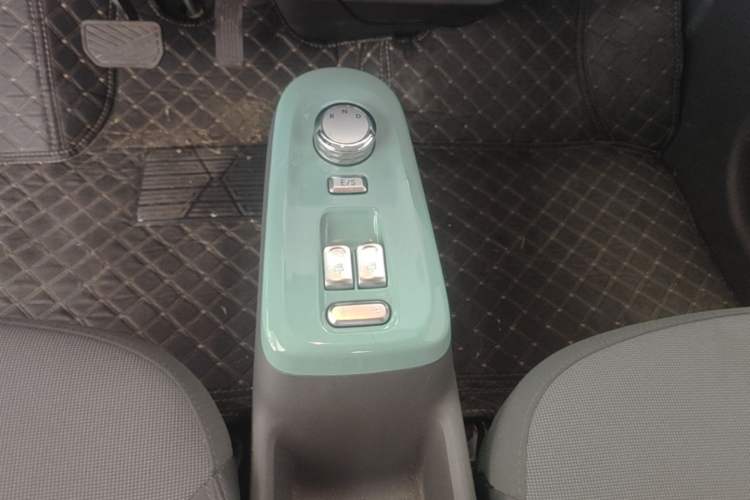 Used CHANGAN NEVO Lumin 2022 210km Sweet Edition Gear Lever