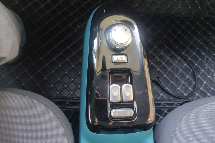 Used CHANGAN NEVO Lumin 2022 210km Sweet Edition Gear Lever