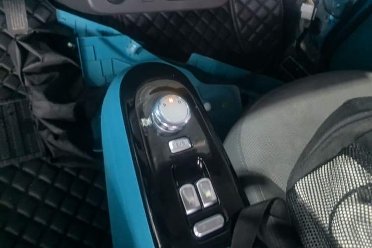 Used CHANGAN NEVO Lumin 2022 210km Sweet Edition Gear Lever