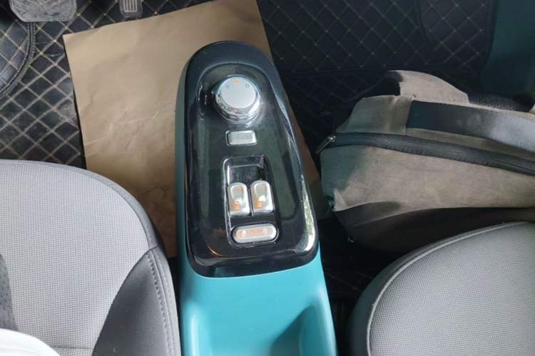 Used CHANGAN NEVO Lumin 2022 210km Sweet Edition Gear Lever